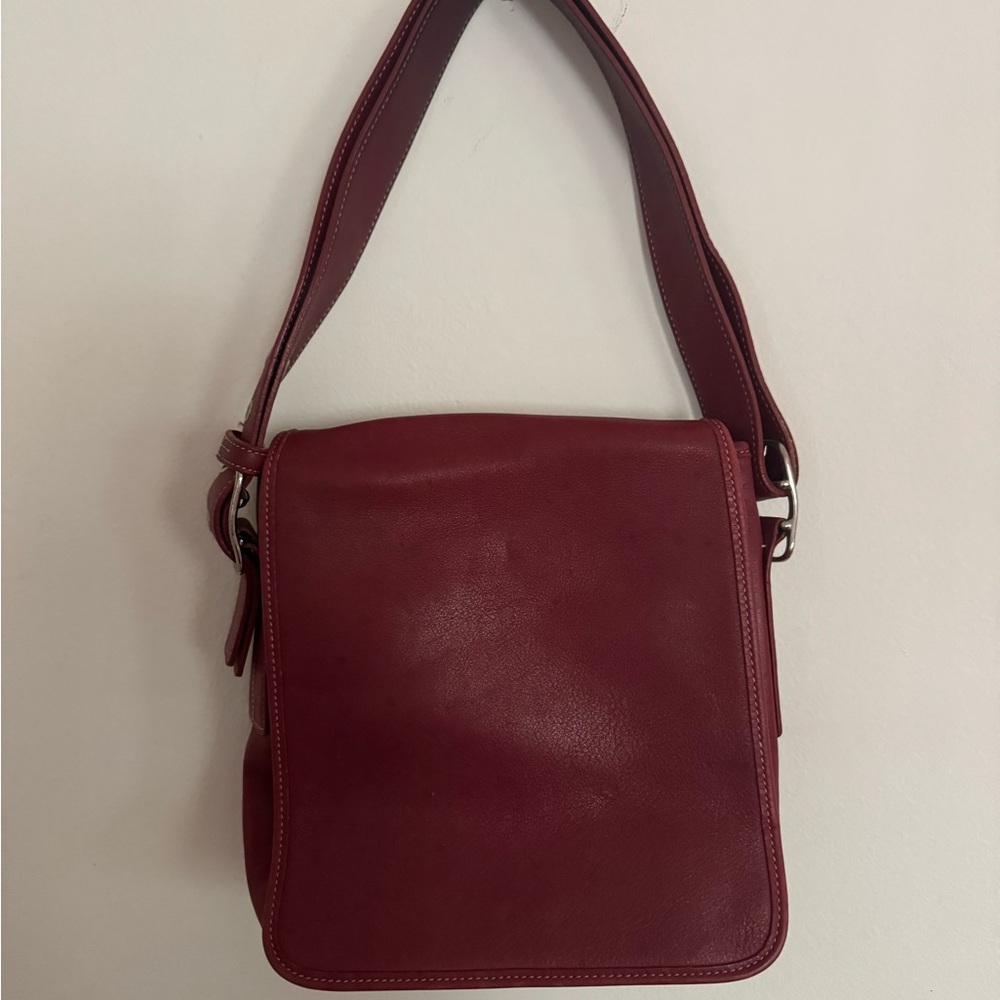 Coach Red Shoulder Bag with Sleek Design